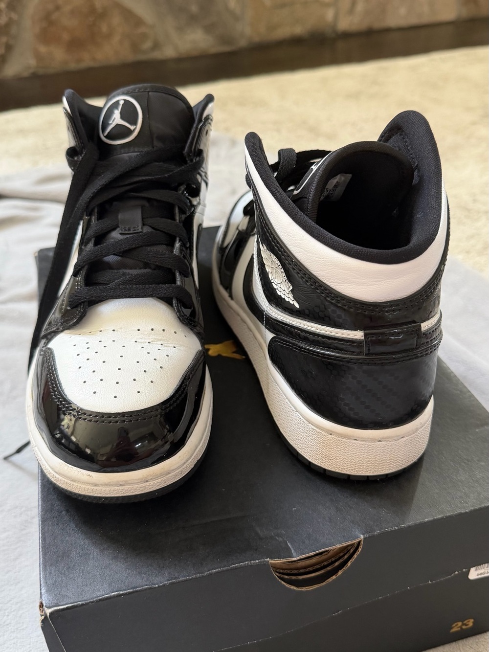 Jordan Air Jordan 1 Mid SE Box Label — Black & White - Picture 7 of 9